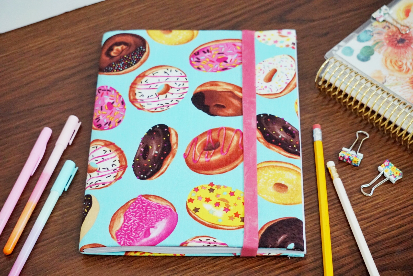 How to Make a No-Sew Fabric Covered Notebook